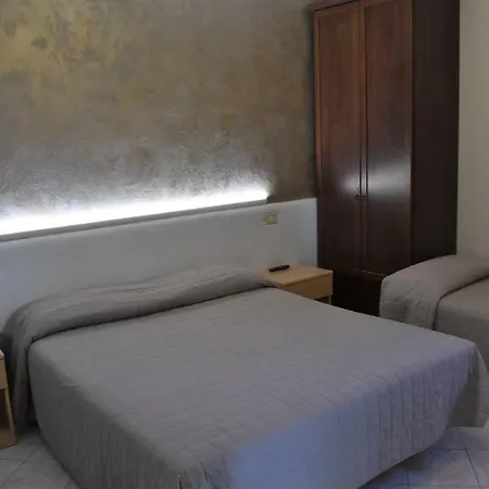 招待所 Santa Chiara 3*