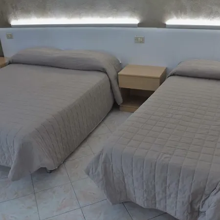 Santa Chiara 3* Asís