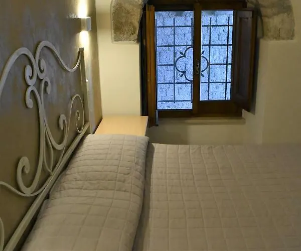 Pensión Santa Chiara